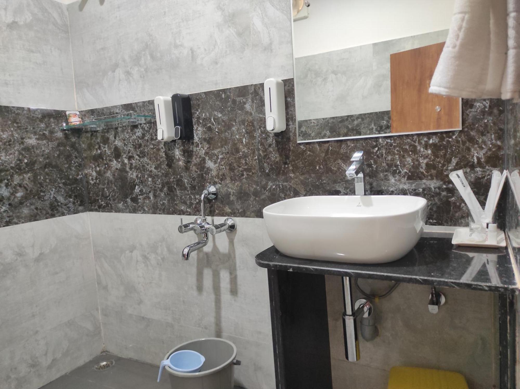 Hotel A G Palace Duliagaon Ngoại thất bức ảnh